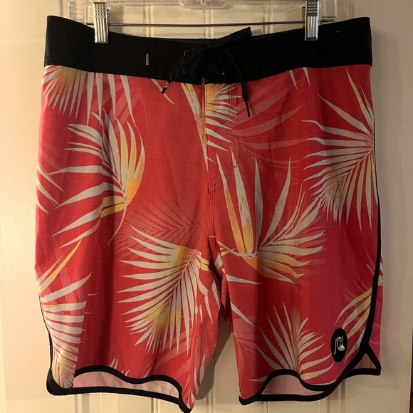 Quiksilver Surfsilk 19" Pink
 Board Shorts, size 32 - Picture 2 of 9
